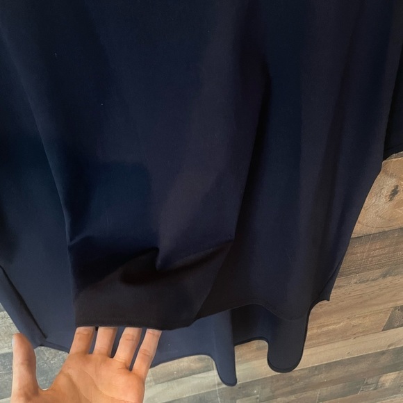 Sophisticated navy high low top - Picture 2 of 3